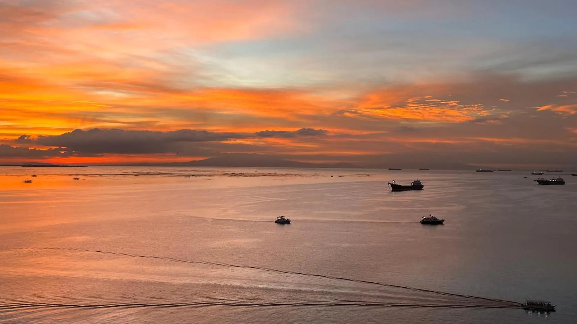 175 Sqm Luxurious Modern 3 Bedrooms Facing Manila Bay Sunset, Airports, Okada, Solaire, Moa 0*,