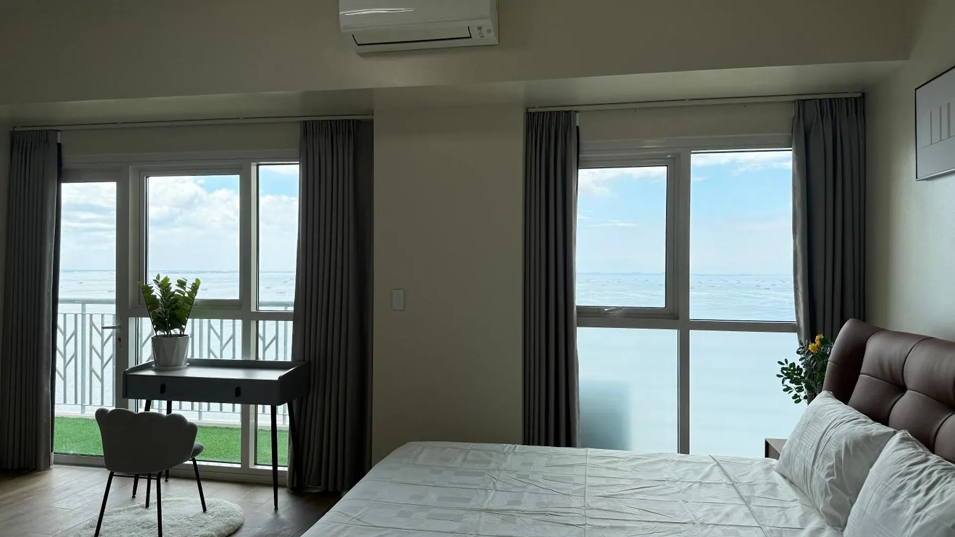 Apartment 175 Sqm Luxurious Modern 3 Bedrooms Facing Manila Bay Sunset, Airports, Okada, Solaire, Moa