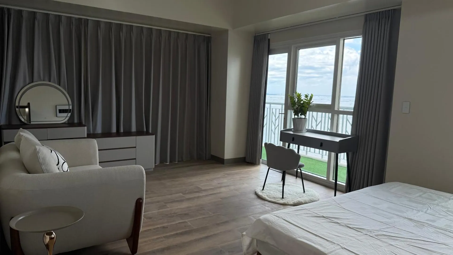 Apartment 175 Sqm Luxurious Modern 3 Bedrooms Facing Manila Bay Sunset, Airports, Okada, Solaire, Moa Philippines
