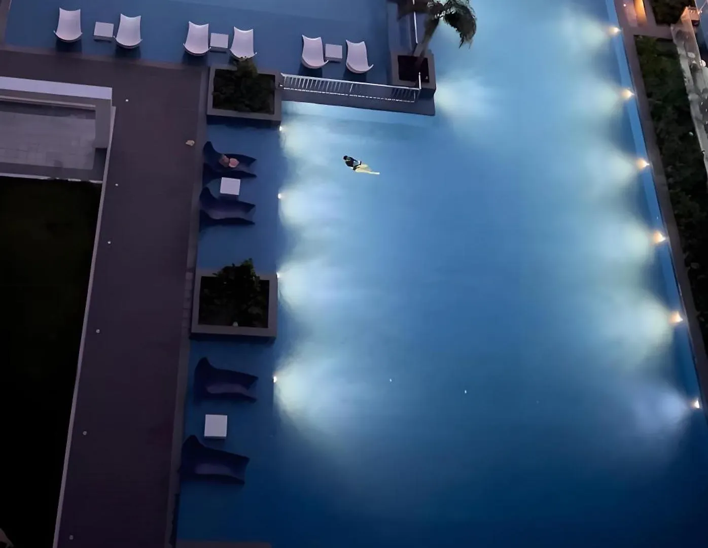 175 Sqm Luxurious Modern 3 Bedrooms Facing Manila Bay Sunset, Airports, Okada, Solaire, Moa Philippines